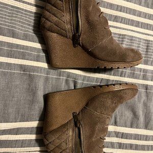 MIA Quilted Suede Wedges Size 6.5